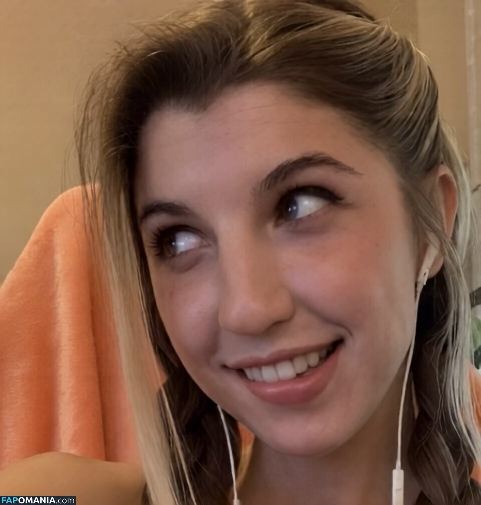 FrivolousFox ASMR / FrivviFox / frivvay Nu OnlyFans  Photo fuitée #157