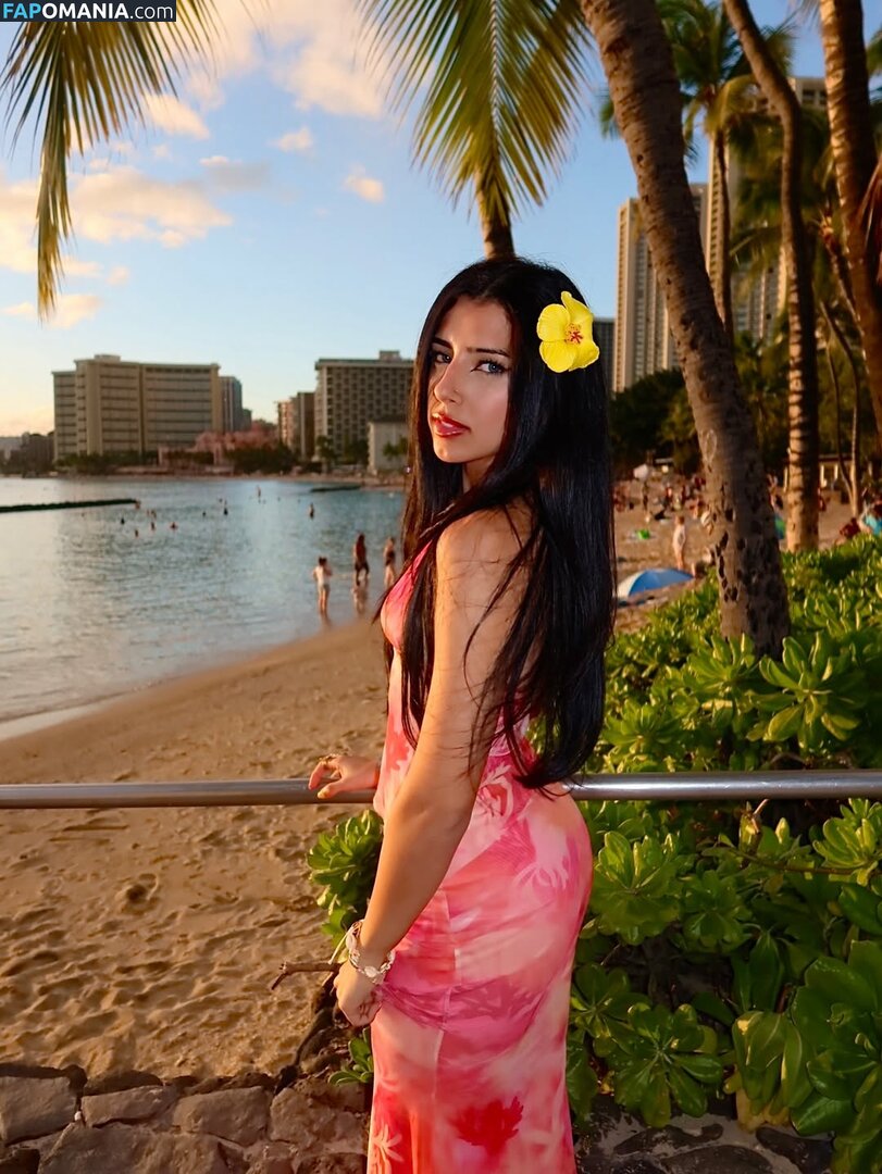 Gal Akbari / gal.qal / officialonlygal Nu OnlyFans  Photo fuitée #1