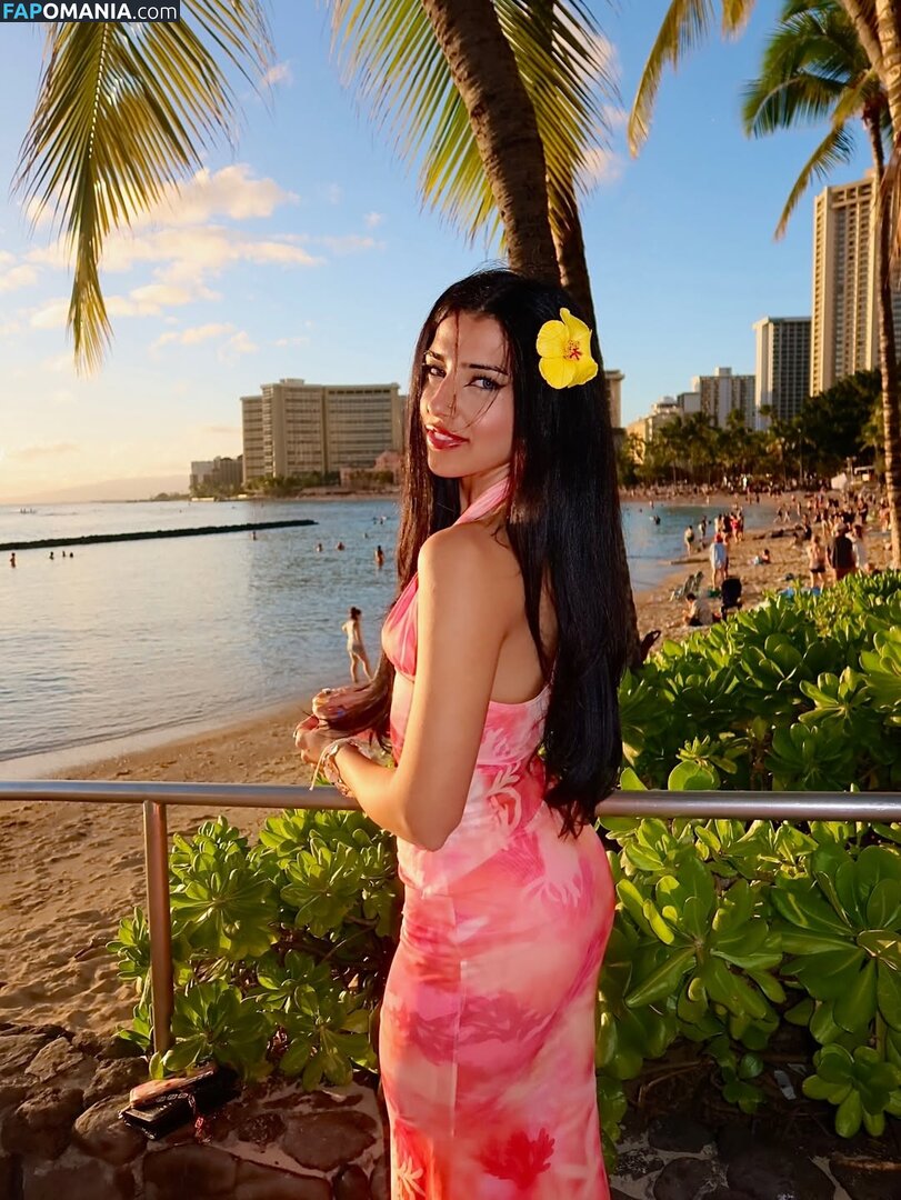 Gal Akbari / gal.qal / officialonlygal Nu OnlyFans  Photo fuitée #2