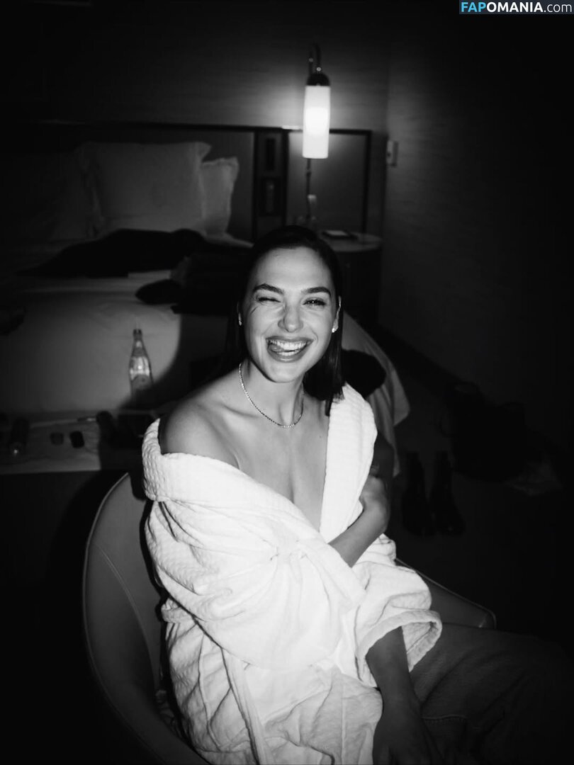Gal Gadot / gal_gadot / https: / inked_hriss Nu OnlyFans  Photo fuitée #736