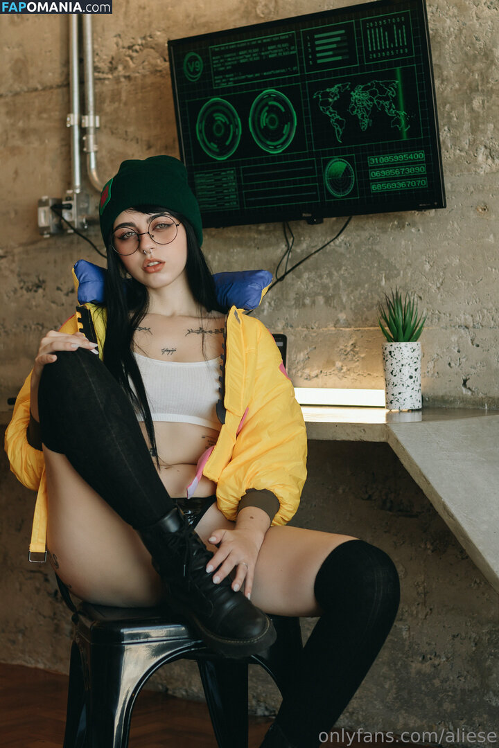 Girls In Combat And Platform Boots Nu OnlyFans  Photo fuitée #39