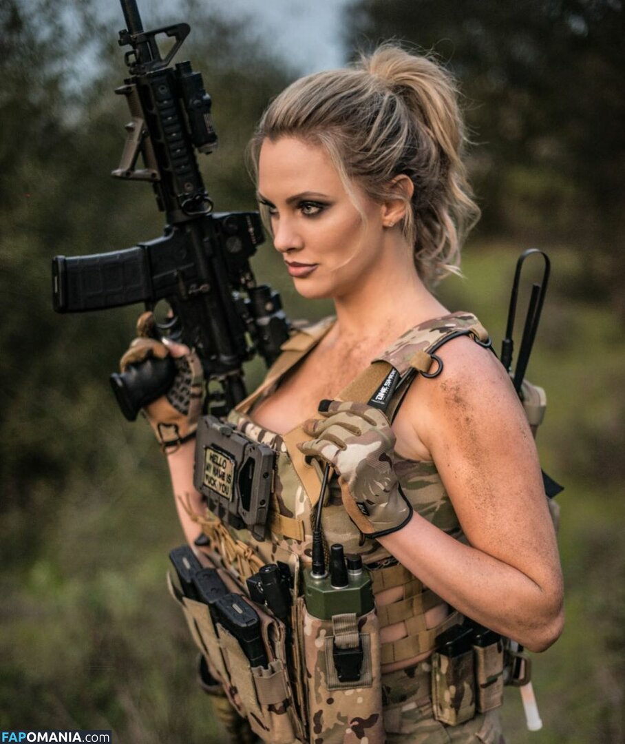 Firearms / Girls With Guns / mia.nicole.23 / wifi_diaries Nu OnlyFans  Photo fuitée #200