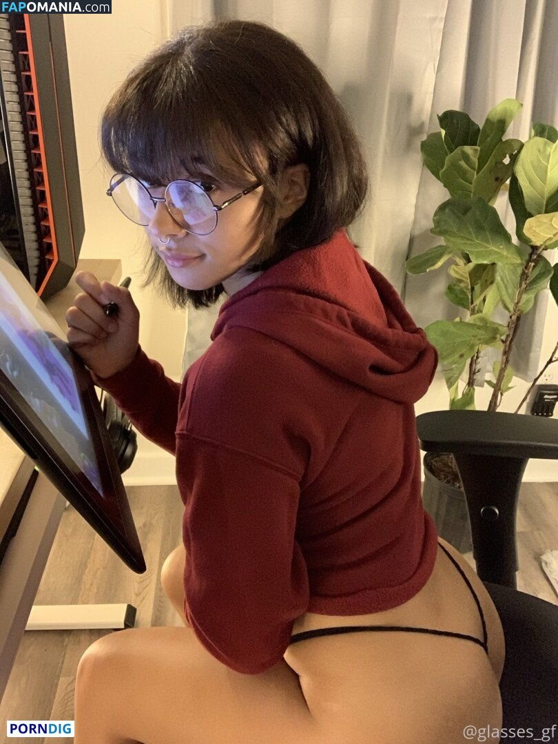 glasses_gf Nu OnlyFans  Photo fuitée #57