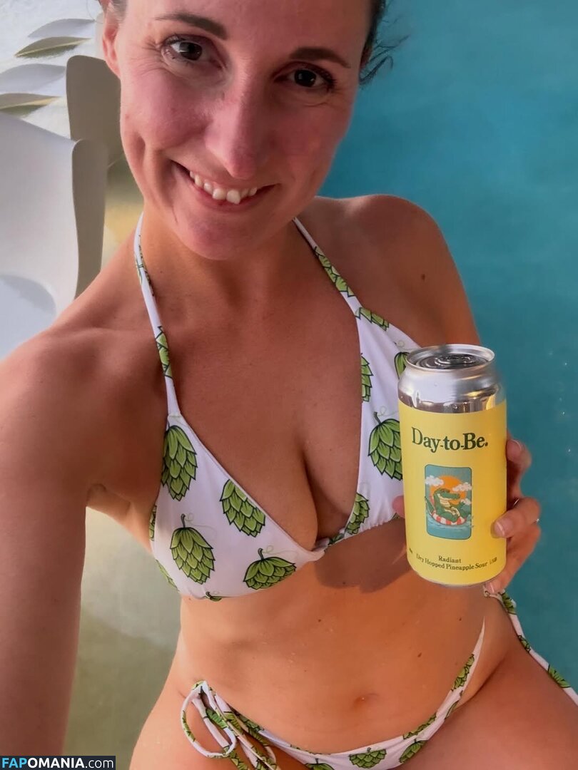 globalcraftbeergirl Nu OnlyFans  Photo fuitée #1