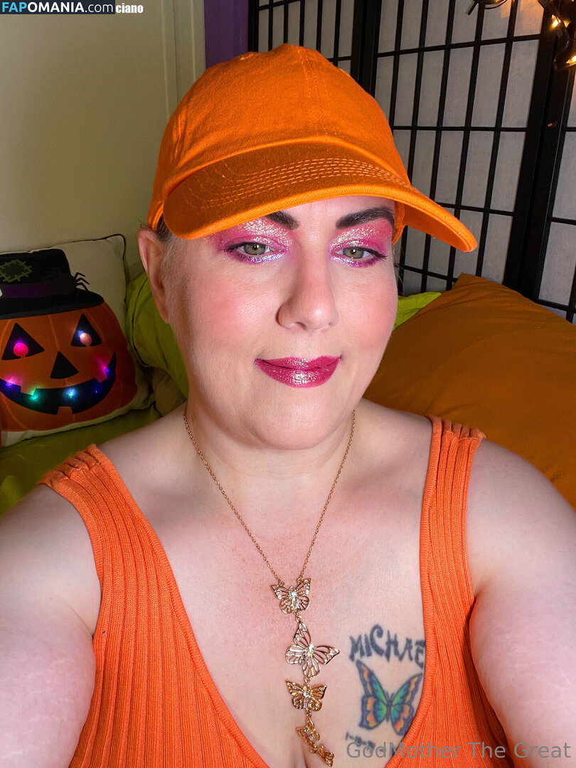 forever_90s_fan / godmotherthegreatfree Nu OnlyFans  Photo fuitée #31