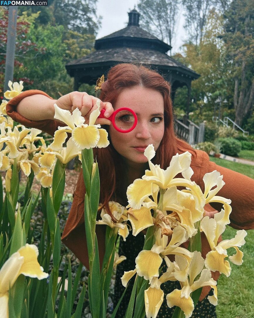 Erin Timony / Fresh Blush ASMR / Goodnight Moon / fresh.blush / goodnightmoonasmr Nu OnlyFans  Photo fuitée #3