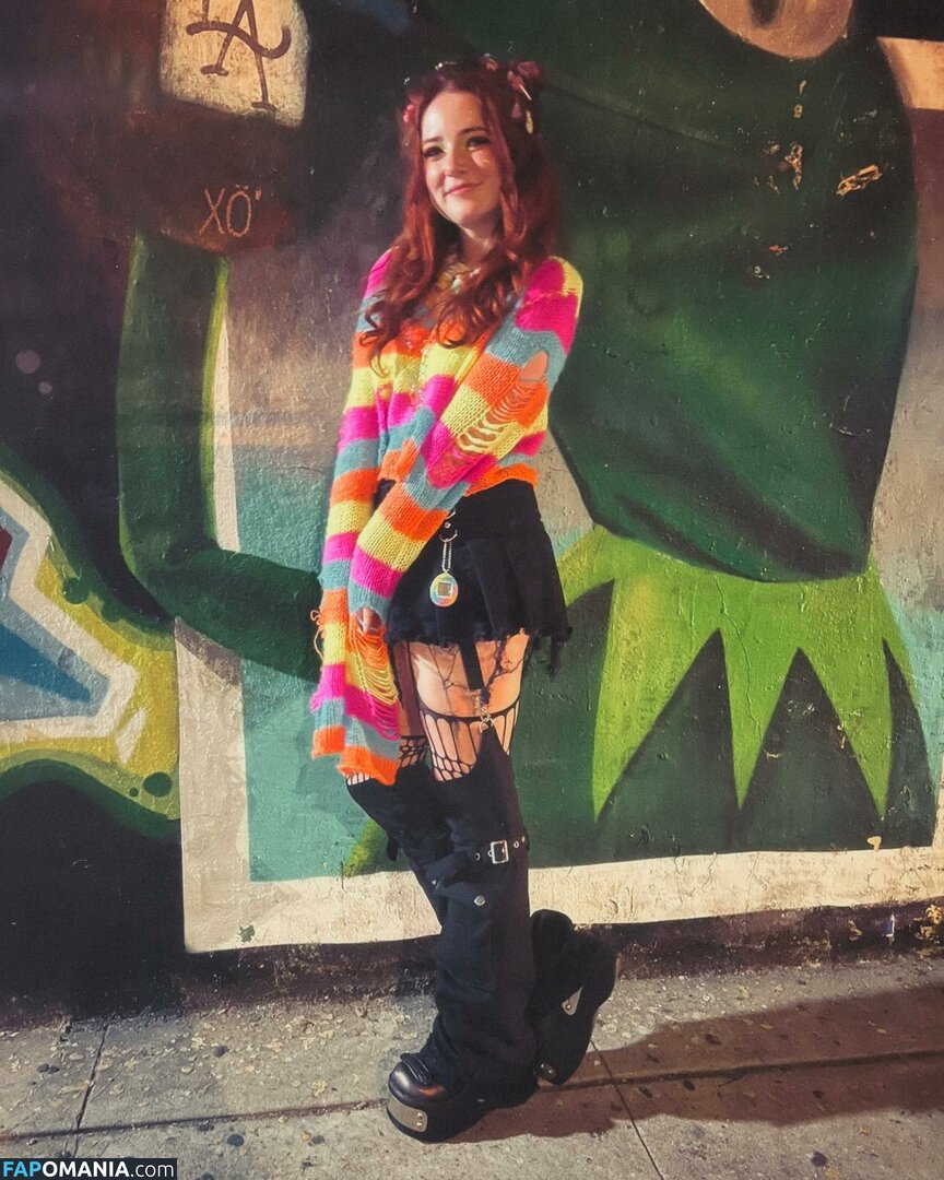 Erin Timony / Fresh Blush ASMR / Goodnight Moon / fresh.blush / goodnightmoonasmr Nu OnlyFans  Photo fuitée #10