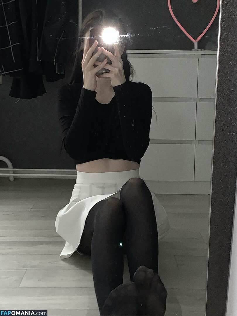 868833525 / grystnaya____ / grystnayaanya / matreshkaa / грустная аня Nu OnlyFans  Photo fuitée #1