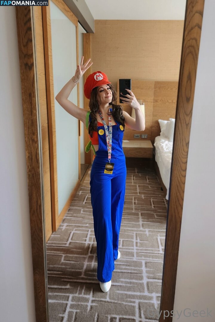 gypsygeek / thatgypsygeek Nu OnlyFans  Photo fuitée #1