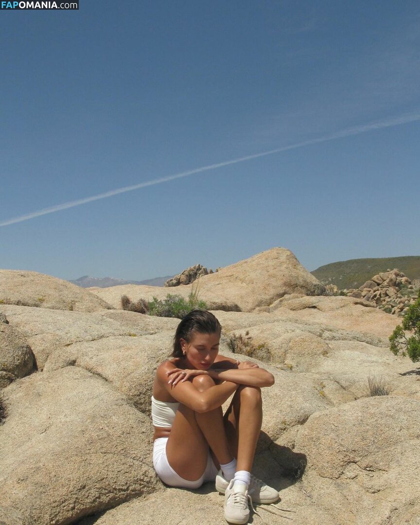 Hailey Baldwin Bieber / haileybieber Nu OnlyFans  Photo fuitée #10