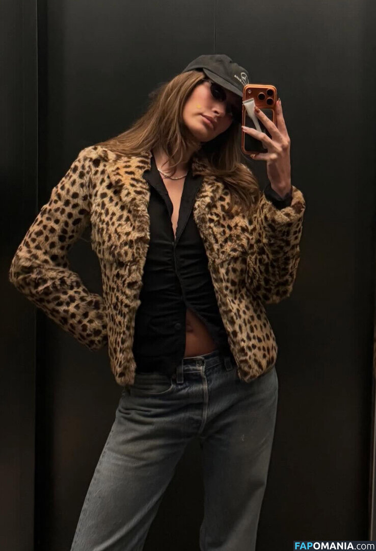 Hailey Baldwin Bieber / haileybieber Nu OnlyFans  Photo fuitée #657