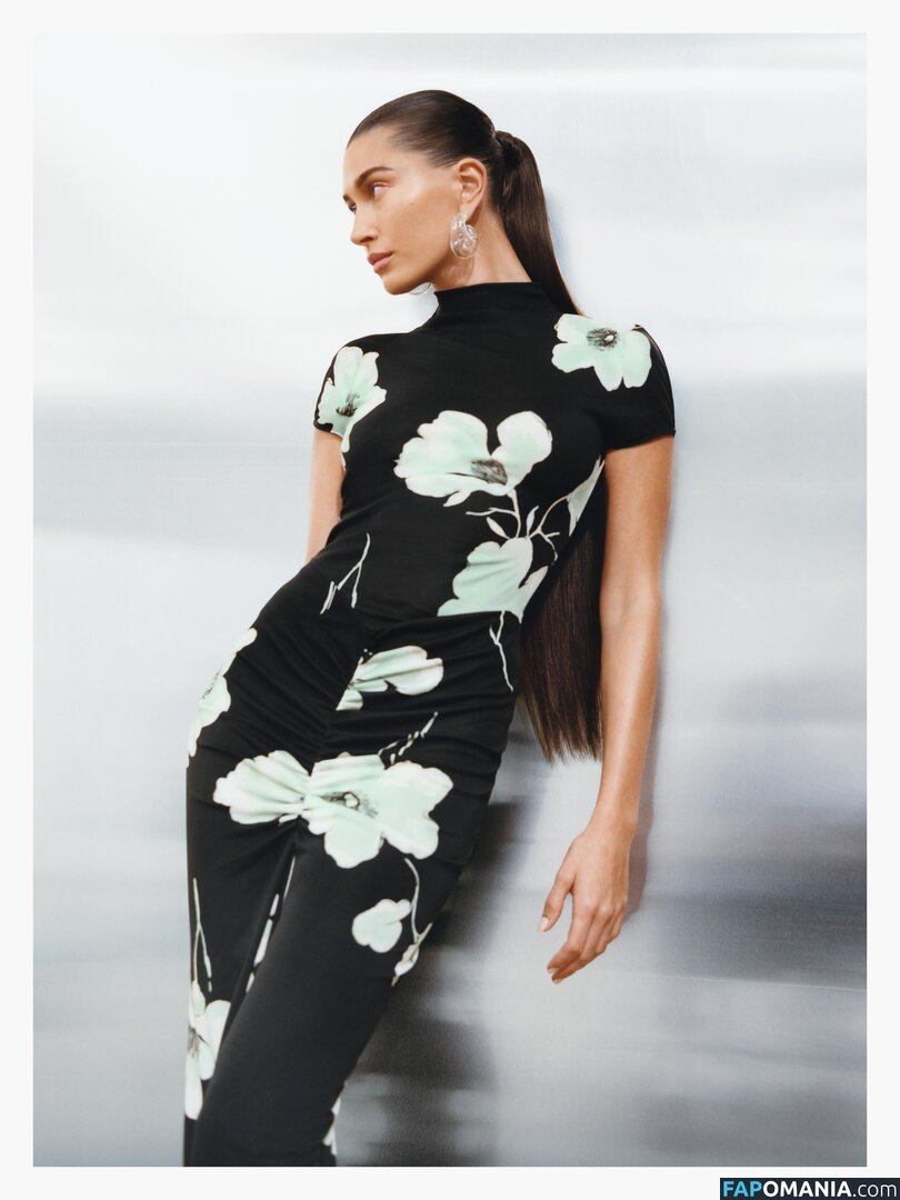 Hailey Baldwin Bieber / haileybieber Nu OnlyFans  Photo fuitée #677