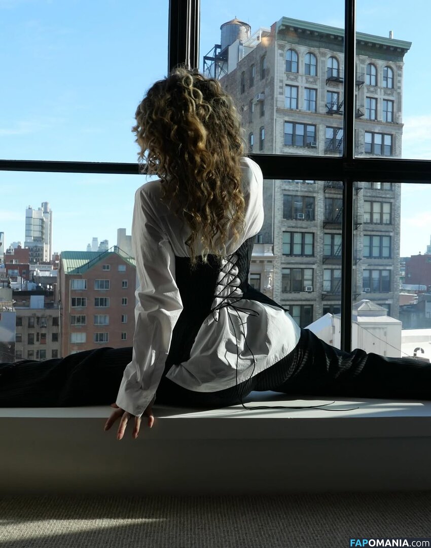 Haley Lu Richardson / haleyluhoo Nu OnlyFans  Photo fuitée #199