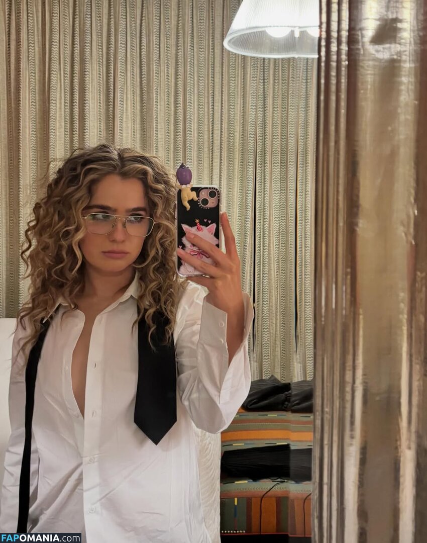 Haley Lu Richardson / haleyluhoo Nu OnlyFans  Photo fuitée #200