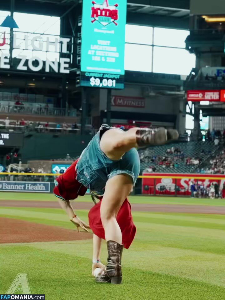 Haley Lu Richardson / haleyluhoo Nu OnlyFans  Photo fuitée #209