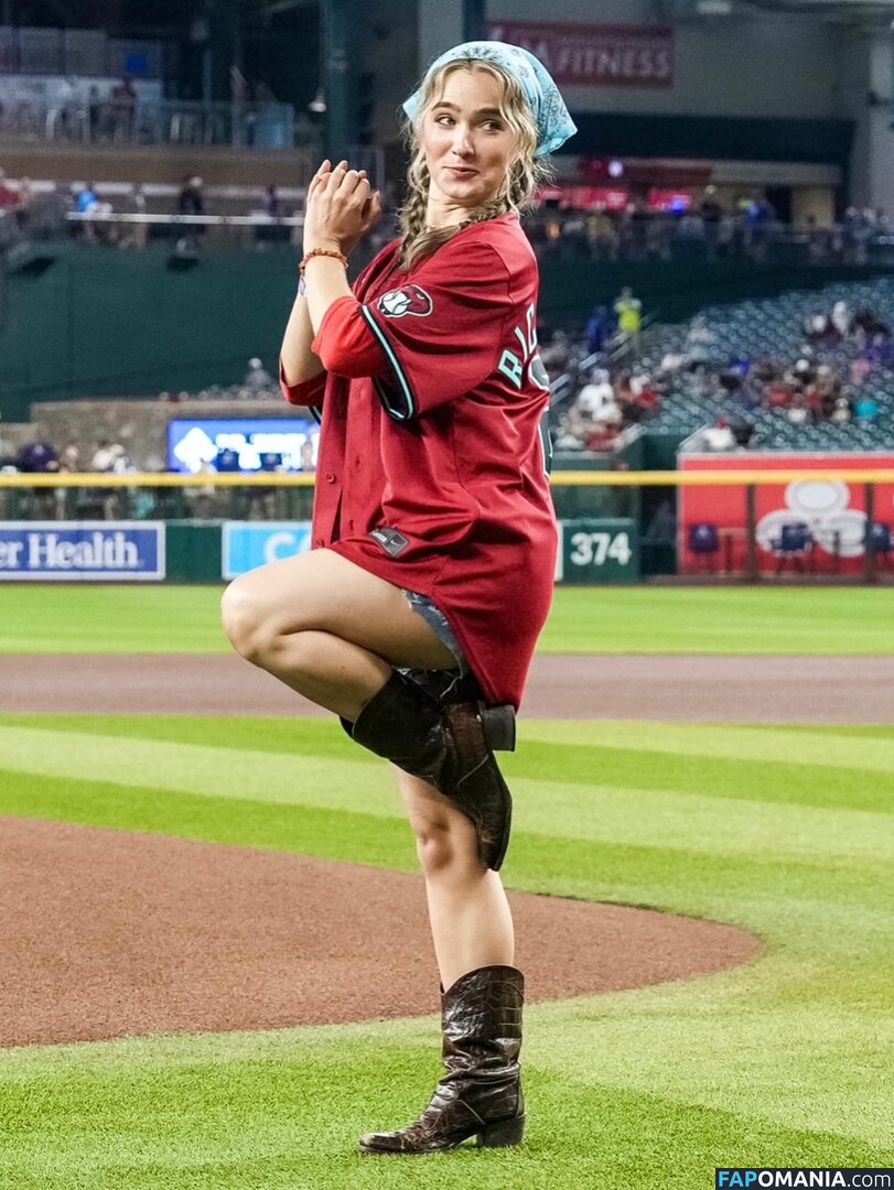 Haley Lu Richardson / haleyluhoo Nu OnlyFans  Photo fuitée #213