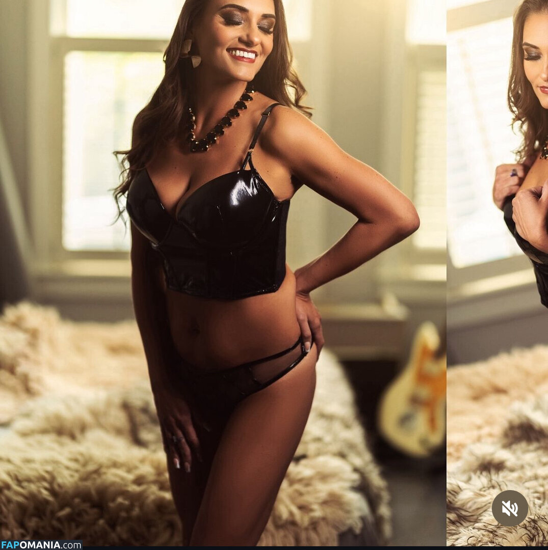 Heidi Gardner / heidigardner / heidilgardner Nu OnlyFans  Photo fuitée #1