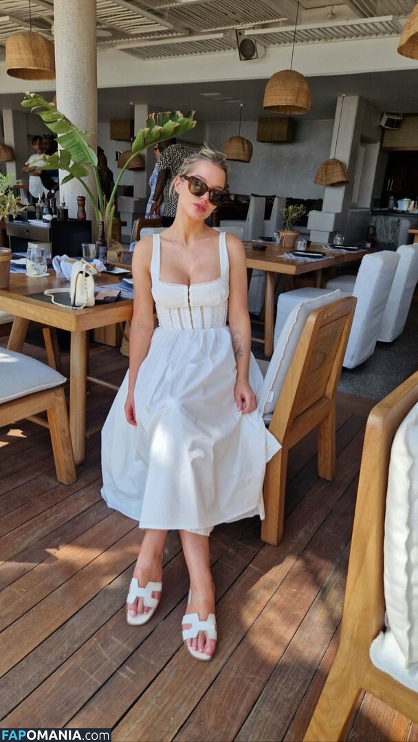 Helen Flanagan Nu Photo fuitée #16