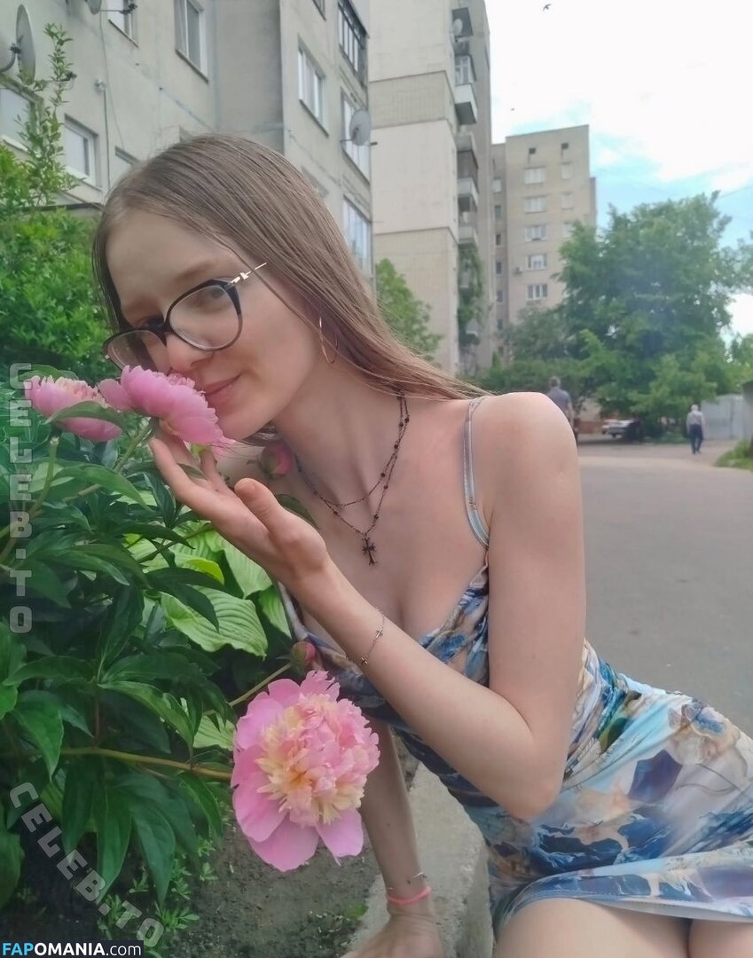 elen.meln / helen_meln777 / melena17_ElenMeln Nu OnlyFans  Photo fuitée #5