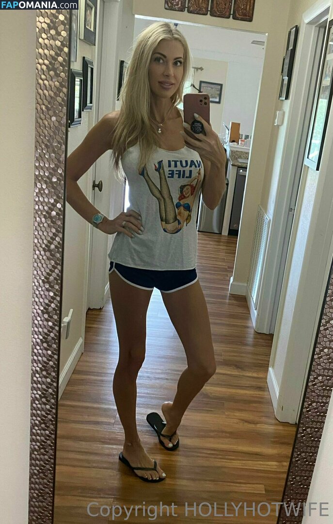 HOLLYHOTWIFE / Holly Hotwife Nu OnlyFans  Photo fuitée #67