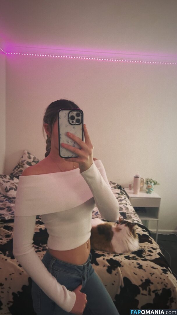 Holly Naude / hollyyynaude Nu OnlyFans  Photo fuitée #1