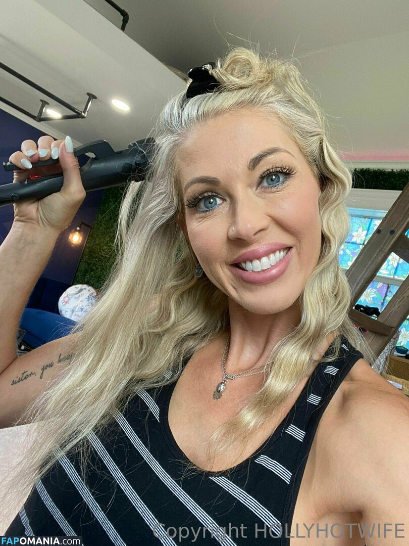 HollyHotwife / hollyhotwifejones Nu OnlyFans  Photo fuitée #44