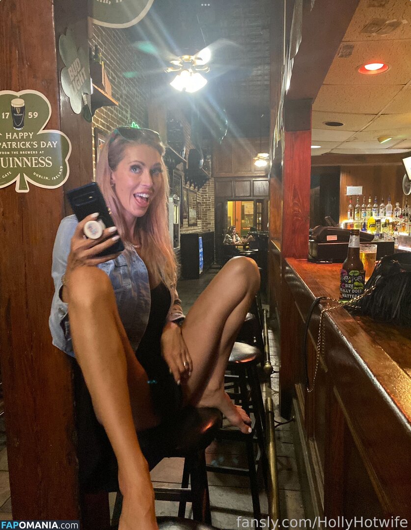 HollyHotwife / hollyhotwifejones Nu OnlyFans  Photo fuitée #215