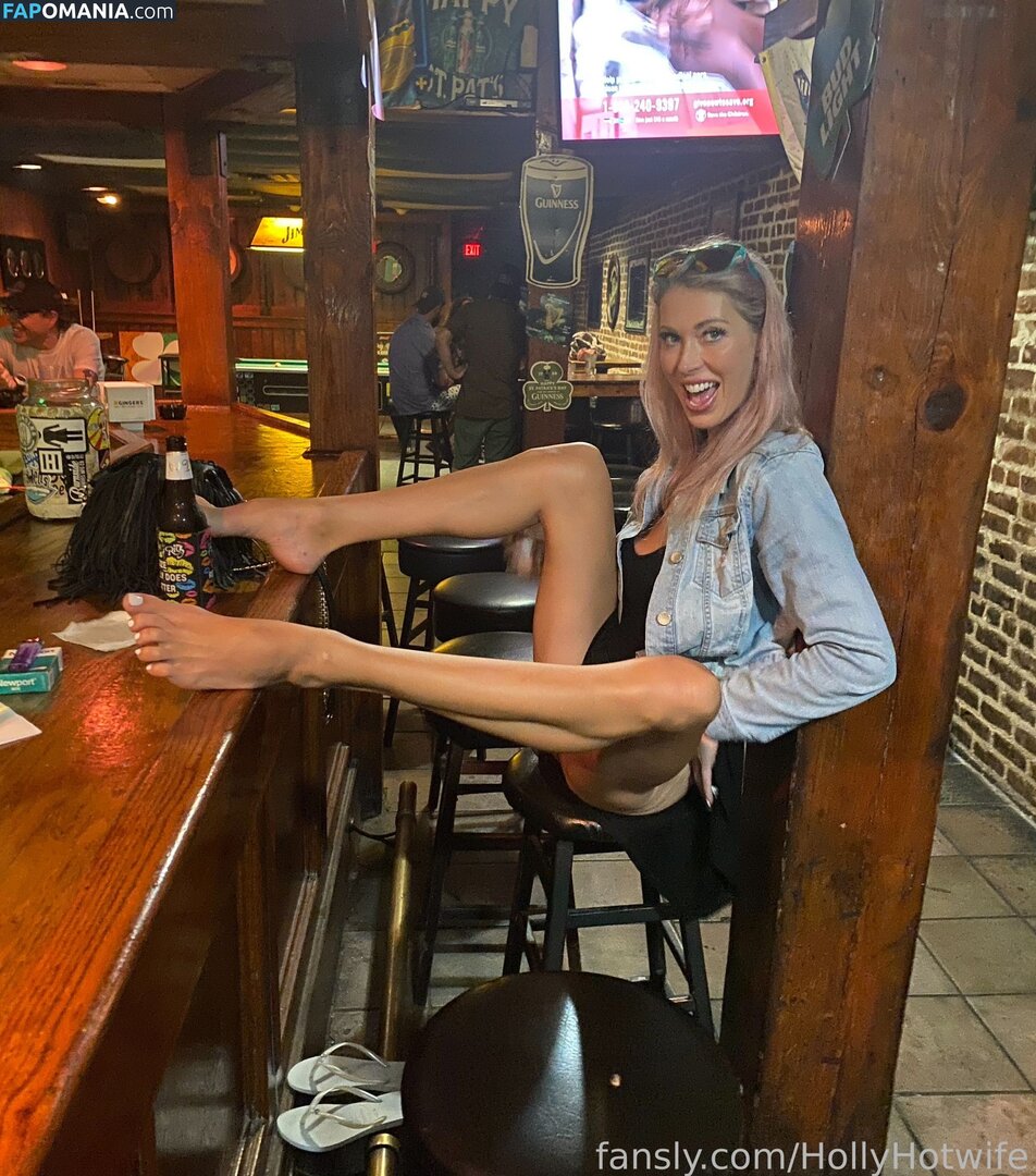 HollyHotwife / hollyhotwifejones Nu OnlyFans  Photo fuitée #217
