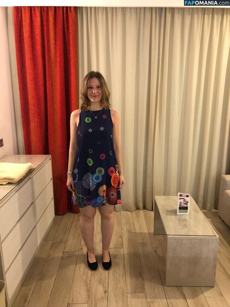 hotwife-marie / hotwife.marie / mariehotwife Nu OnlyFans  Photo fuitée #4