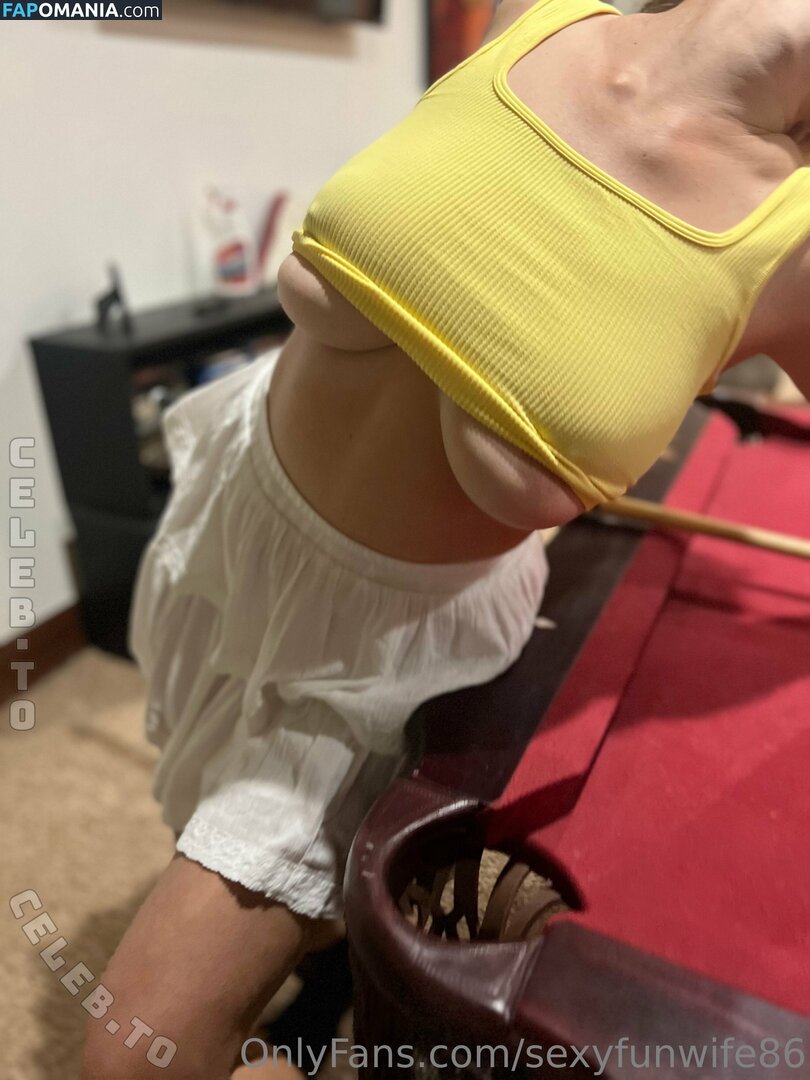 HotYogaWife / blondewife83 / https: Nu OnlyFans  Photo fuitée #1