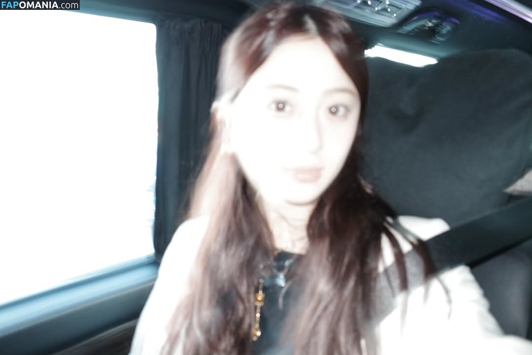 Huh Yunjin 허윤진 / LESSERAFIM / yunjin_lesserafims Nu OnlyFans  Photo fuitée #11