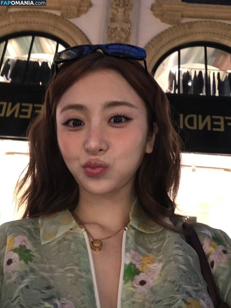 Huh Yunjin 허윤진 / LESSERAFIM / yunjin_lesserafims Nu OnlyFans  Photo fuitée #31