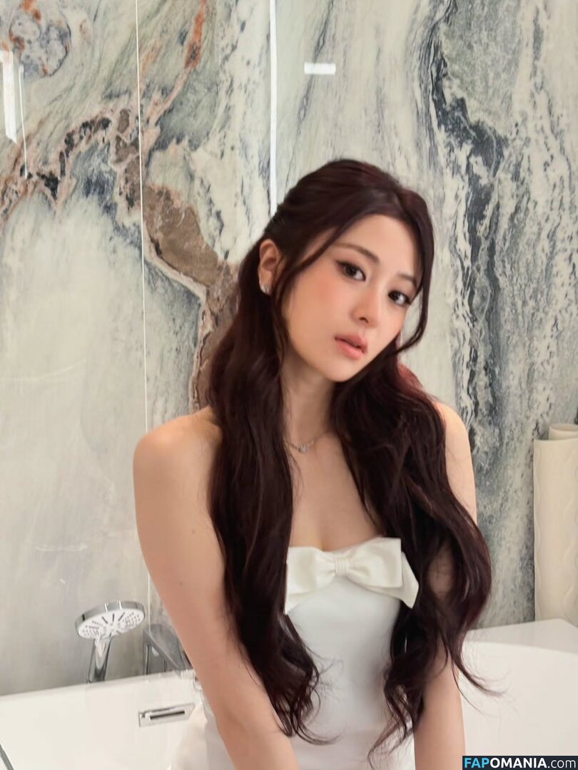 Huh Yunjin 허윤진 / LESSERAFIM / yunjin_lesserafims Nu OnlyFans  Photo fuitée #42