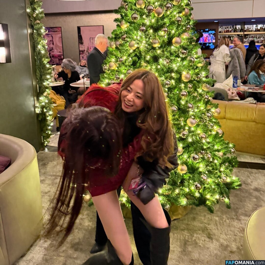Huh Yunjin 허윤진 / LESSERAFIM / yunjin_lesserafims Nu OnlyFans  Photo fuitée #46