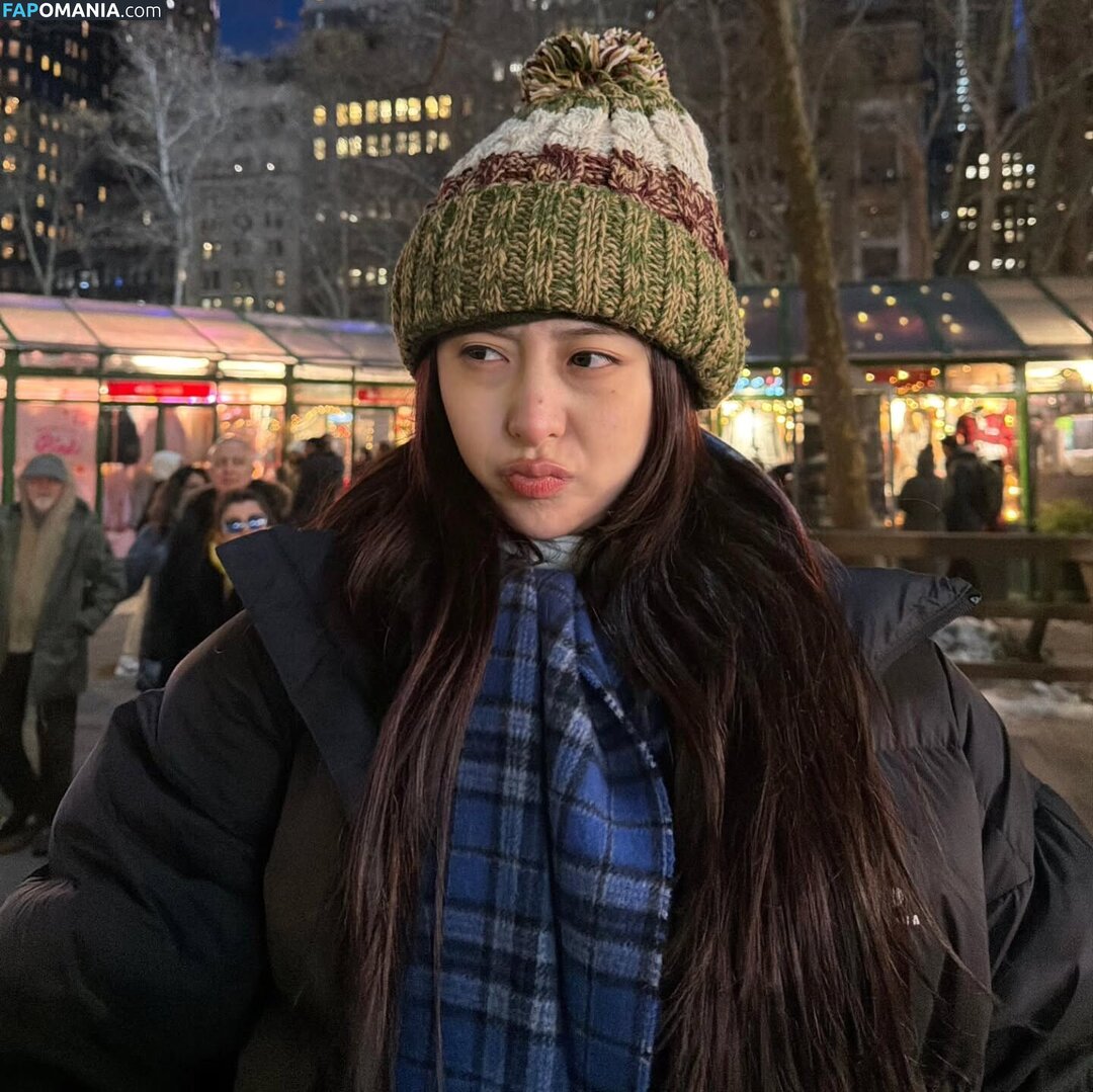 Huh Yunjin 허윤진 / LESSERAFIM / yunjin_lesserafims Nu OnlyFans  Photo fuitée #51