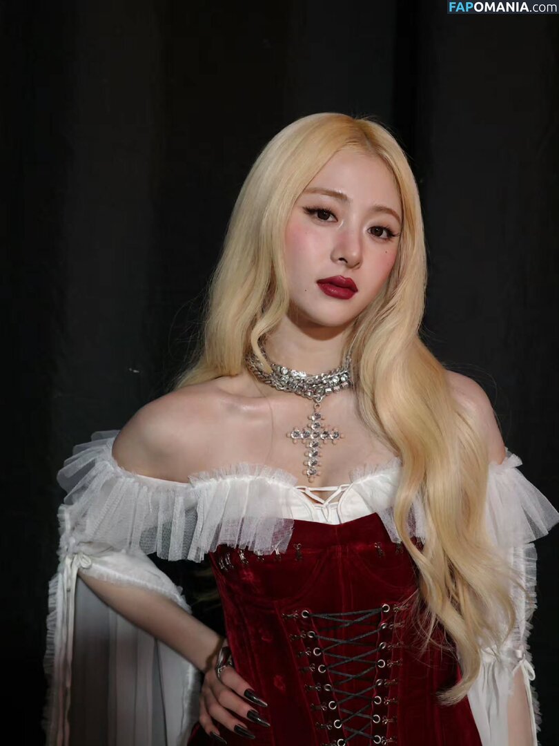 Huh Yunjin 허윤진 / LESSERAFIM / jenaissante Nu OnlyFans  Photo fuitée #58
