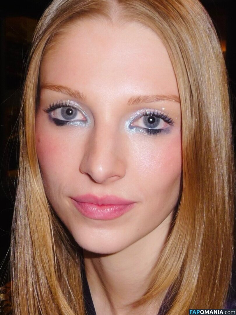 Hunter Schafer / hunterschafer Nu OnlyFans  Photo fuitée #1