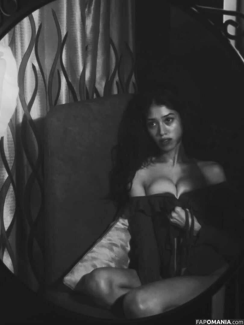 husn.ki.parii Nu OnlyFans  Photo fuitée #3