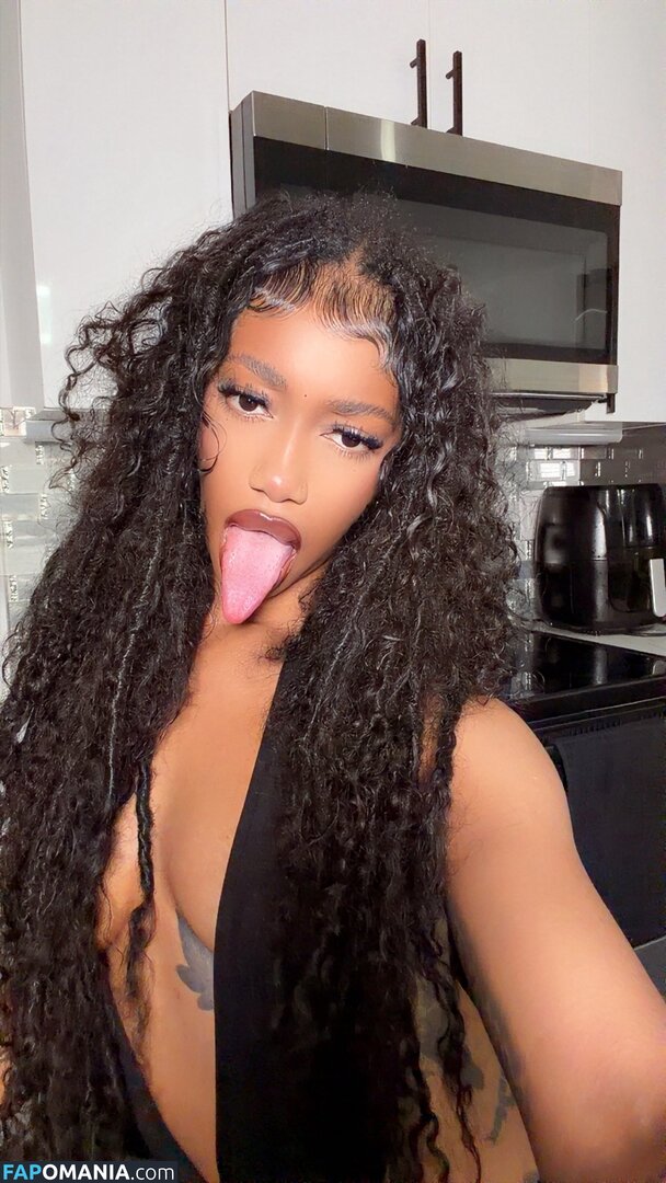 https: / iamoutragious / iamoutragious___ Nu OnlyFans  Photo fuitée #2