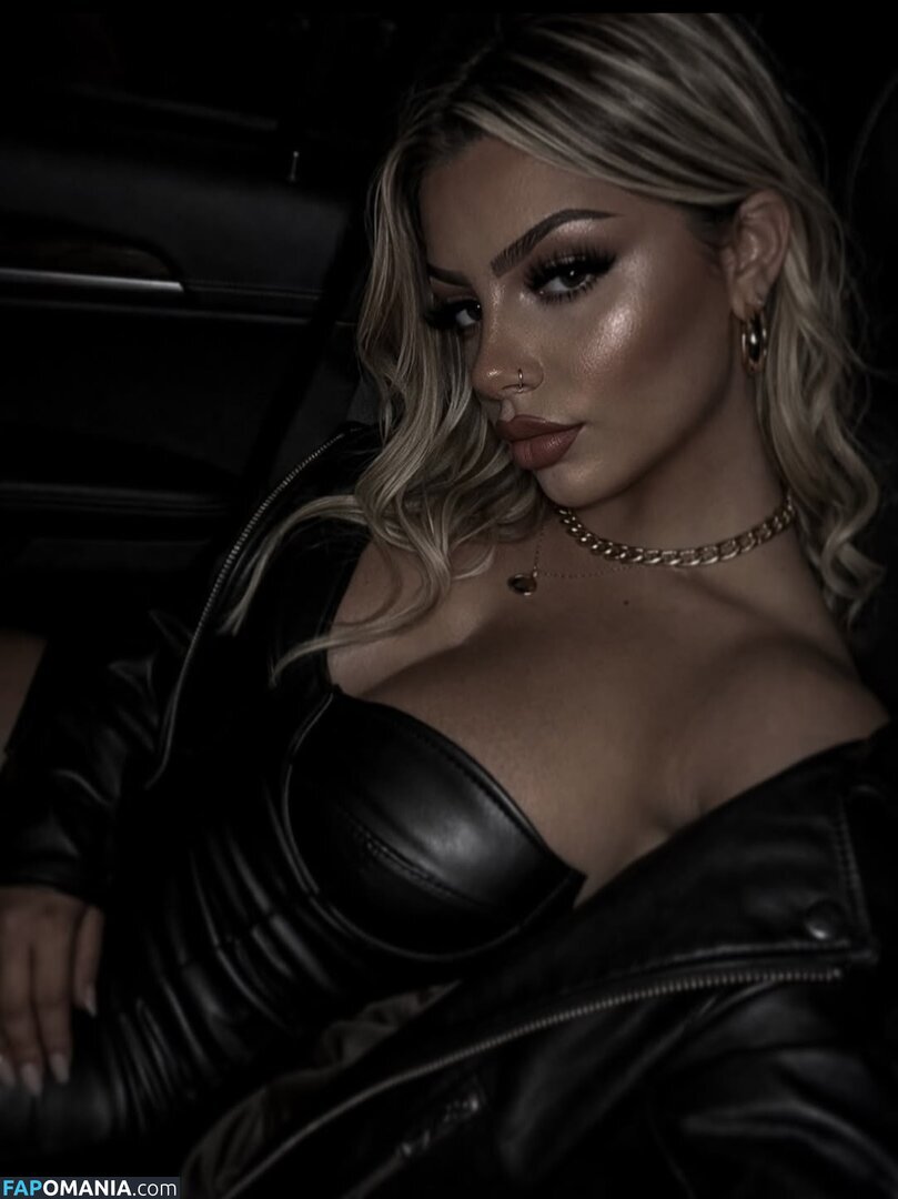 Iamsamvela / Samuela Cecchini Nu OnlyFans  Photo fuitée #5