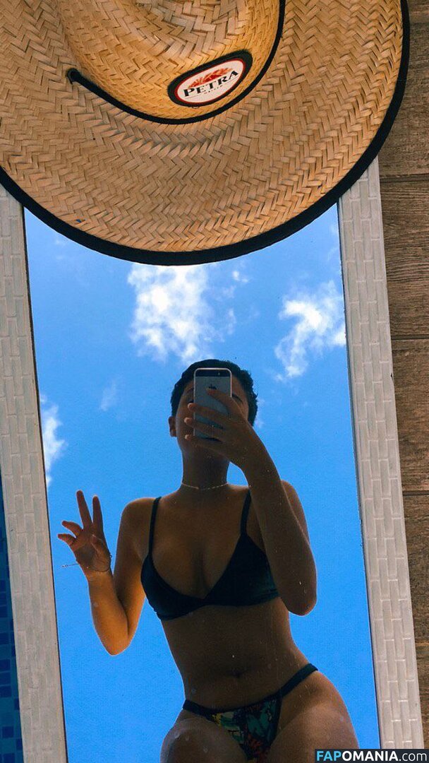Iasmin Melo / ia.meloo Nu OnlyFans  Photo fuitée #1