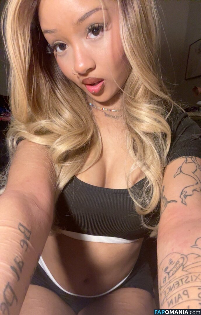 https: / ickysisterr / revoltingsister Nu OnlyFans  Photo fuitée #12