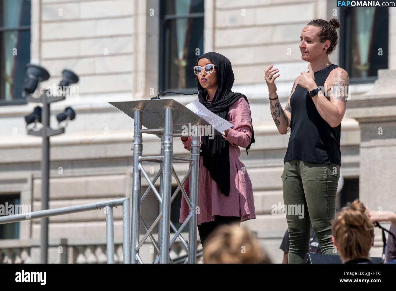 Ilhan Omar Nu OnlyFans  Photo fuitée #10