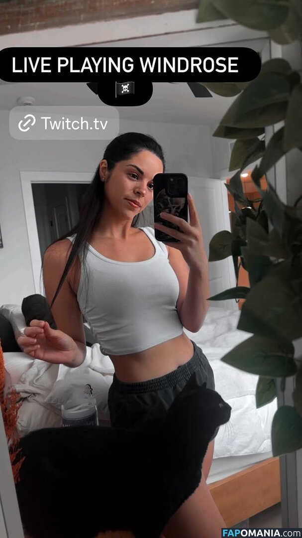 Aims / imamethystt Nu OnlyFans  Photo fuitée #1