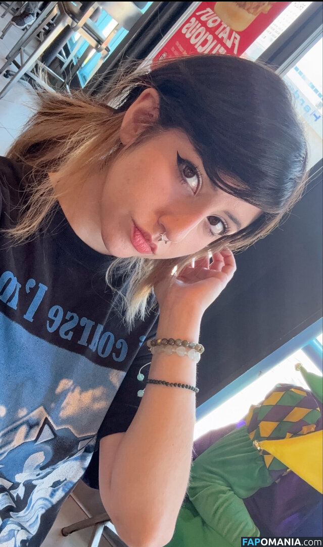 impossiblyeve Nu OnlyFans  Photo fuitée #15