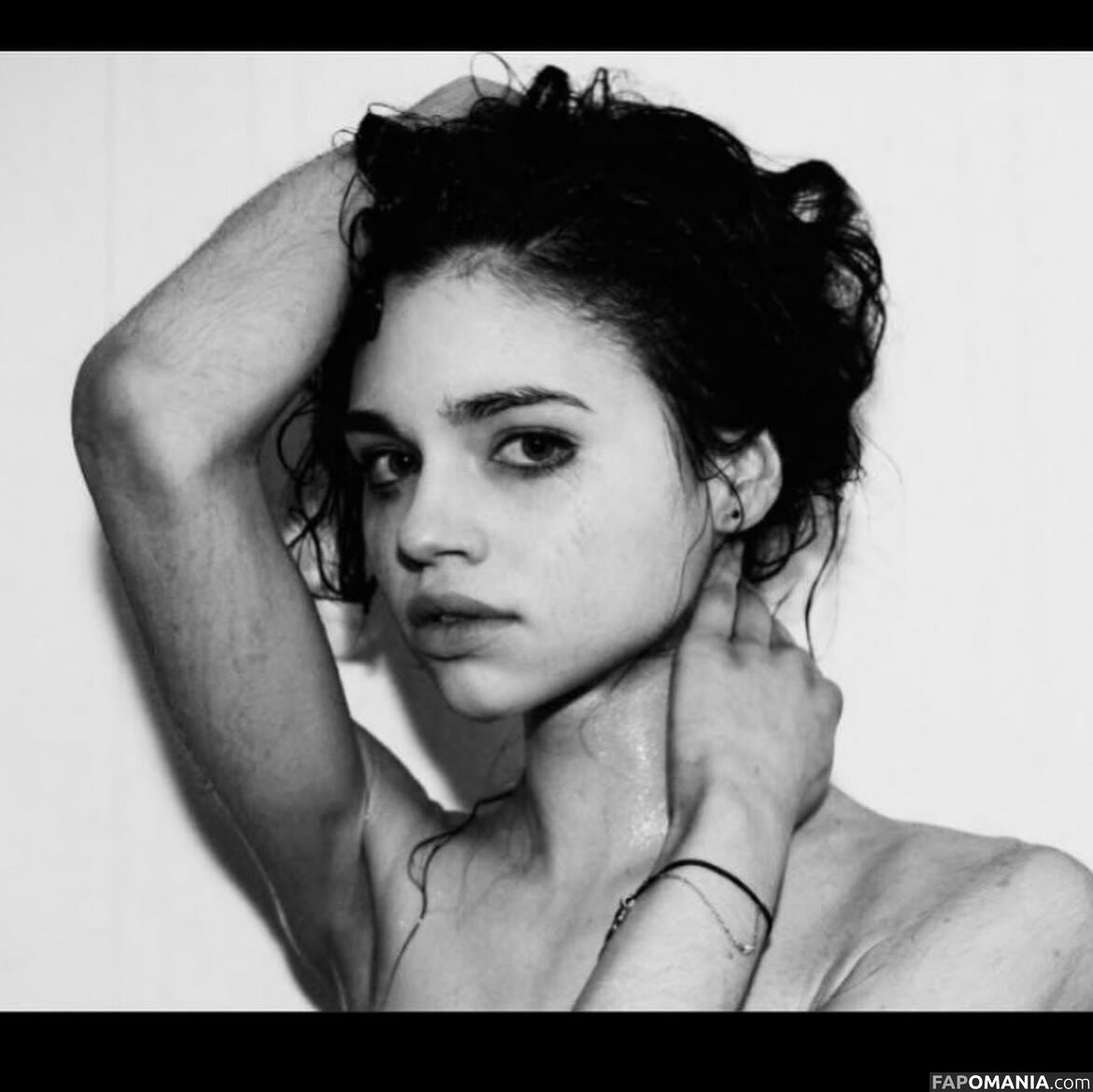 India Eisley / https: / indiaeisley Nu OnlyFans  Photo fuitée #1