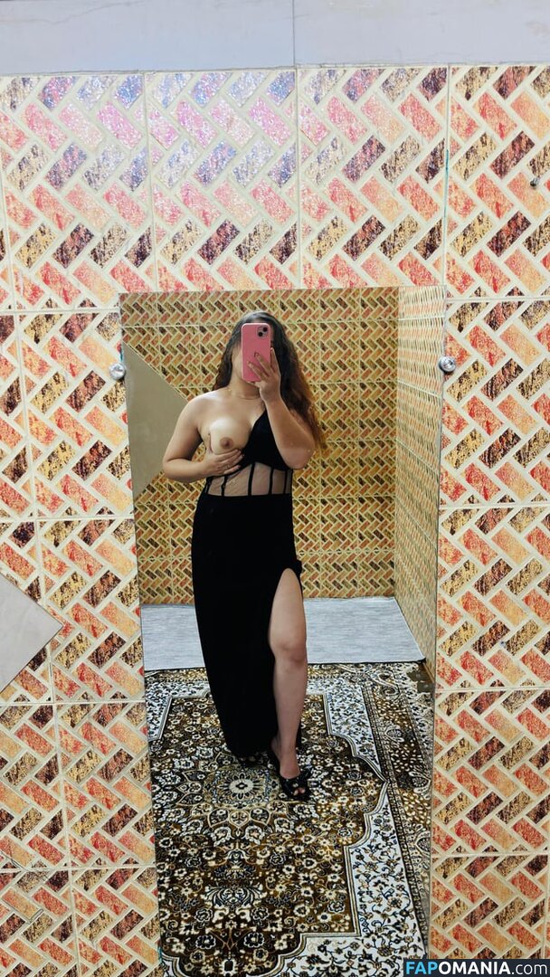 Indian Naughty Stuff / https: / justnaughtystuf / urvashi_apsaraa Nu OnlyFans  Photo fuitée #2
