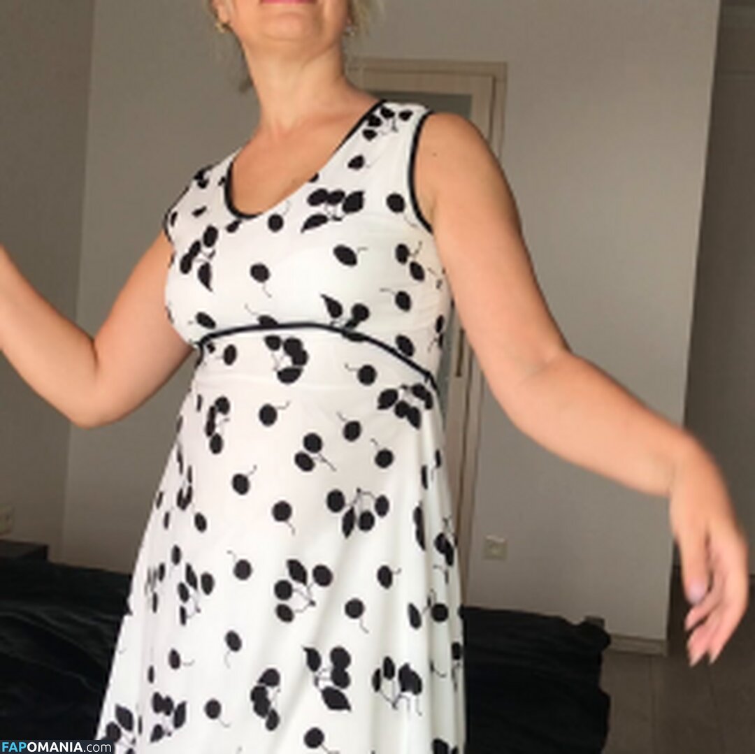 Astrid Heinz / Gabriela Koravora / Ingrid Lykke / Veronika Růže / astrid.heinz / ingridlykke Nu OnlyFans  Photo fuitée #1