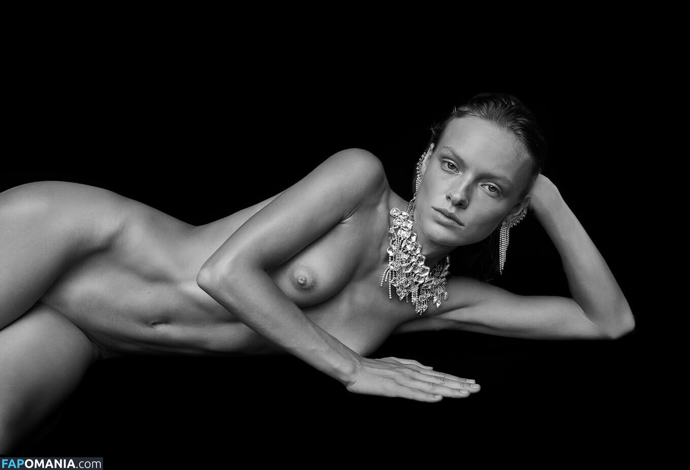 Irina Kovaleva / IrinaKovalev / https: / kovallevvva Nu OnlyFans  Photo fuitée #10