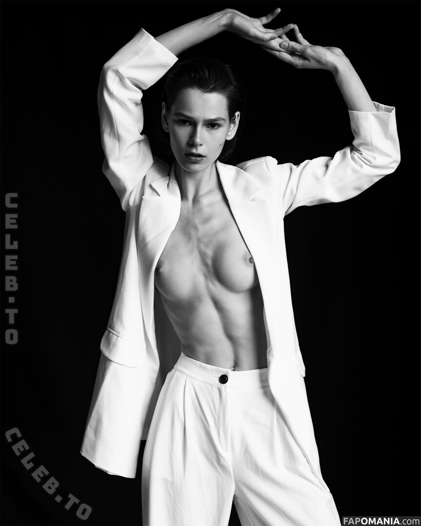 AmberQ / Irina Telicheva / Tasha / https: / irina_tlch Nu OnlyFans  Photo fuitée #269